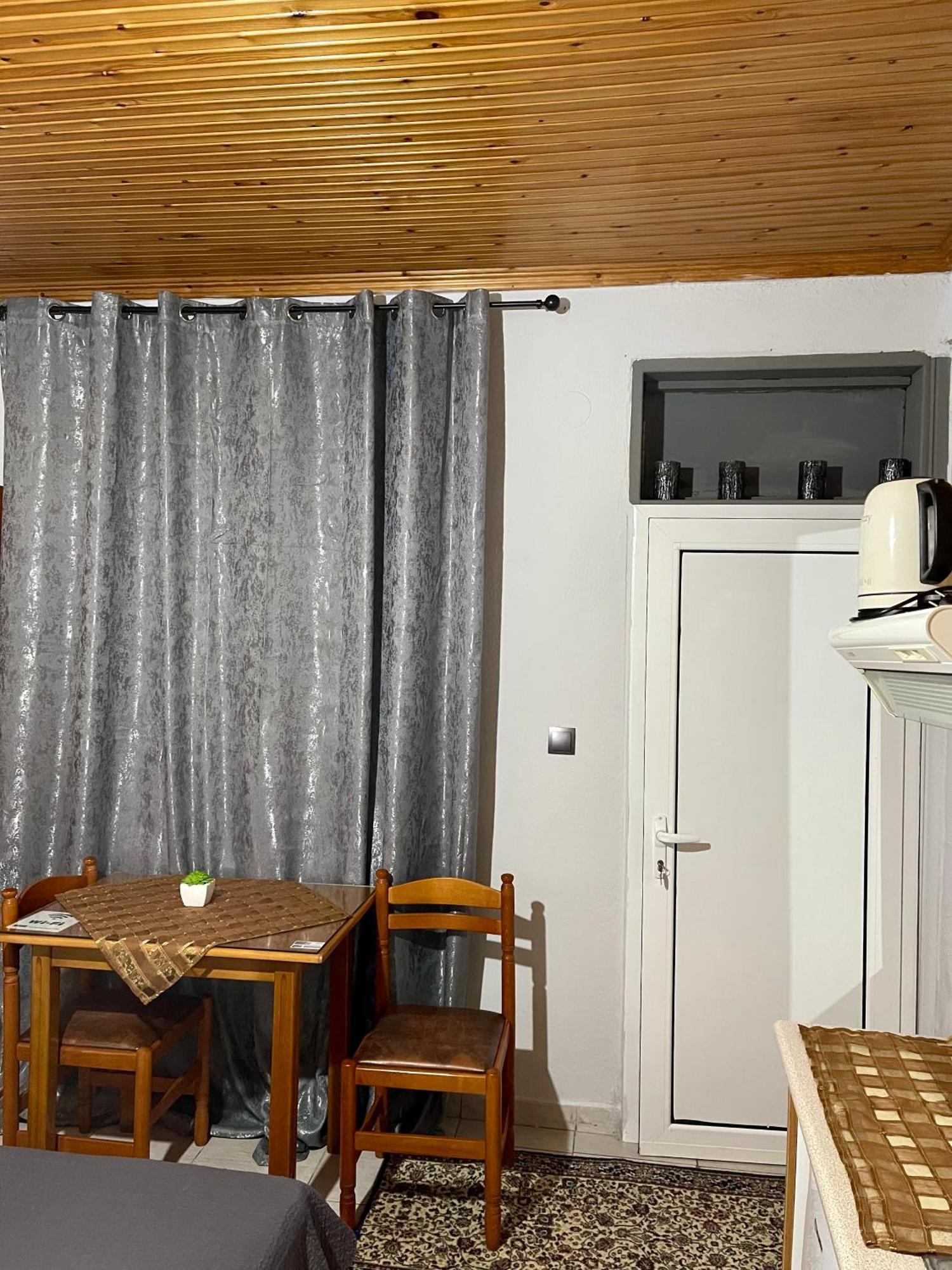 Guesthouse Tsoka Órma Eksteriør bilde